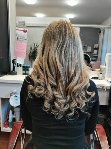 Veresegyház Gödöllő Szada Erdőkertes Őrbottyán Vágás Festés Fonás Hajhosszabbítás Ombre, Balayage, Brazil hajhosszabbítás, hőillesztéses, kerationos hajszerkezetépítés holland fonás hapánt fonás