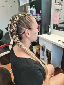 Veresegyház Gödöllő Szada Erdőkertes Őrbottyán Vágás Festés Fonás Hajhosszabbítás Ombre, Balayage, Brazil hajhosszabbítás, hőillesztéses, kerationos hajszerkezetépítés holland fonás hapánt fonás