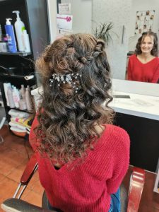 Veresegyház Gödöllő Szada Erdőkertes Őrbottyán Vágás Festés Fonás Hajhosszabbítás Ombre, Balayage, Brazil hajhosszabbítás, hőillesztéses, kerationos hajszerkezetépítés holland fonás hapánt fonás