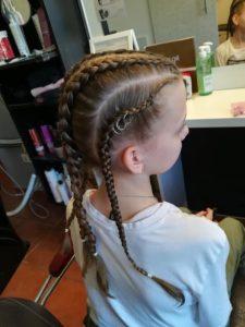 Veresegyház Gödöllő Szada Erdőkertes Őrbottyán Vágás Festés Fonás Hajhosszabbítás Ombre, Balayage, Brazil hajhosszabbítás, hőillesztéses, kerationos hajszerkezetépítés holland fonás hapánt fonás