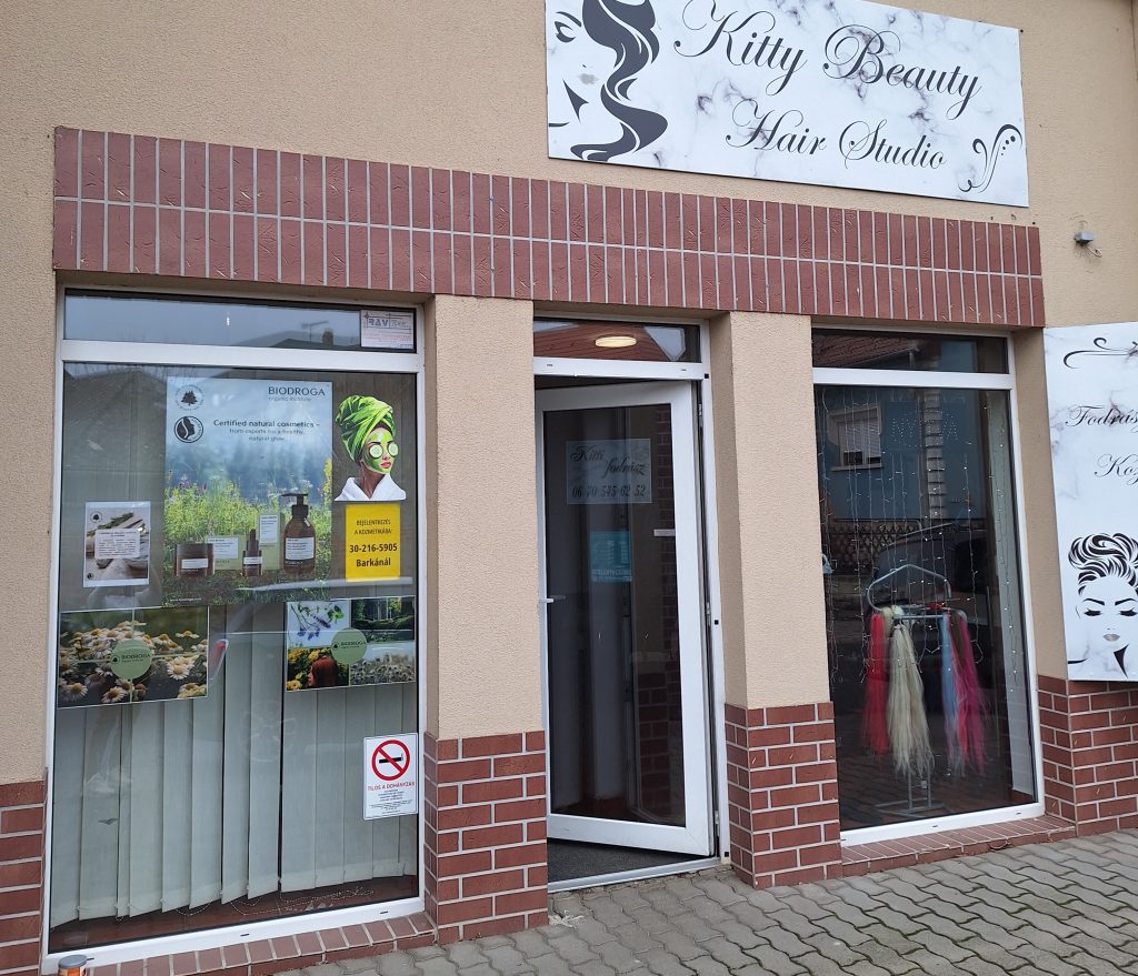 a kozmetikai bőrdiagnosztika és a hagyományos, manuális kezelések terén, illetve a mainstream elektrokozmetikai eljárások, sminktetoválás és testkezelések területén is.