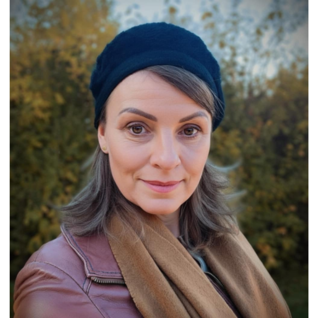 a kozmetikai bőrdiagnosztika és a hagyományos, manuális kezelések terén, illetve a mainstream elektrokozmetikai eljárások, sminktetoválás és testkezelések területén is.