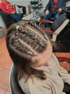 Veresegyház Gödöllő Szada Erdőkertes Őrbottyán Vágás Festés Fonás Hajhosszabbítás Ombre, Balayage, Brazil hajhosszabbítás, hőillesztéses, kerationos hajszerkezetépítés holland fonás hapánt fonás