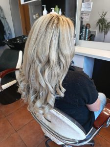 Veresegyház Gödöllő Szada Erdőkertes Őrbottyán Vágás Festés Fonás Hajhosszabbítás Ombre, Balayage, Brazil hajhosszabbítás, hőillesztéses, kerationos hajszerkezetépítés holland fonás hapánt fonás